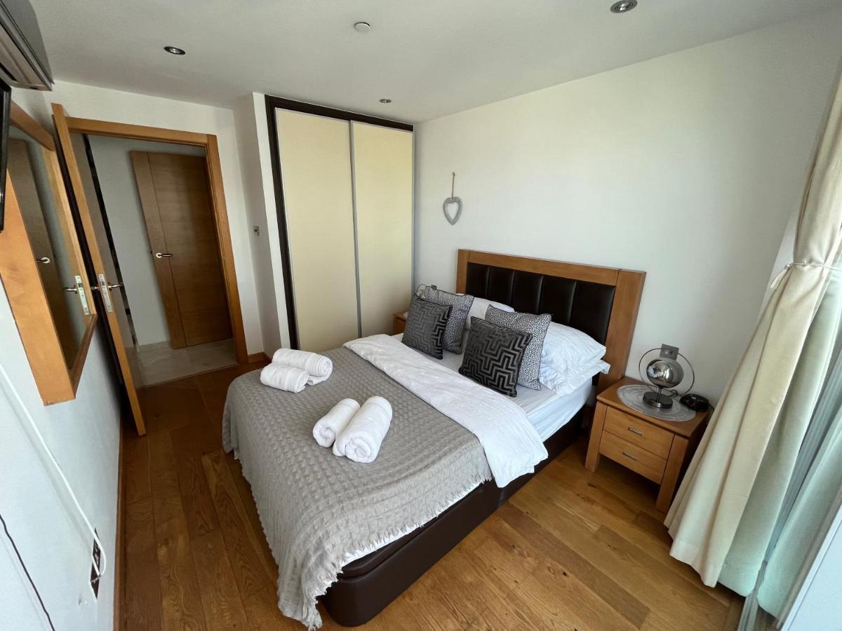 Ocean Village Lovely 2 Bedroom Apartment Gibraltar Exterior foto